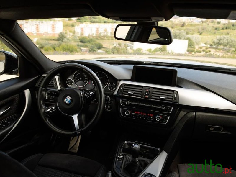 2013' BMW 318 D Touring Pack M photo #6