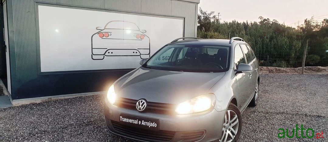 2010' Volkswagen Golf Variant photo #1