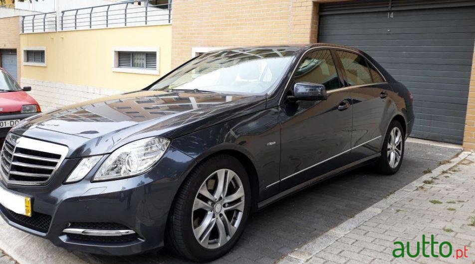 2011' Mercedes-Benz E-250 Avantgard photo #1