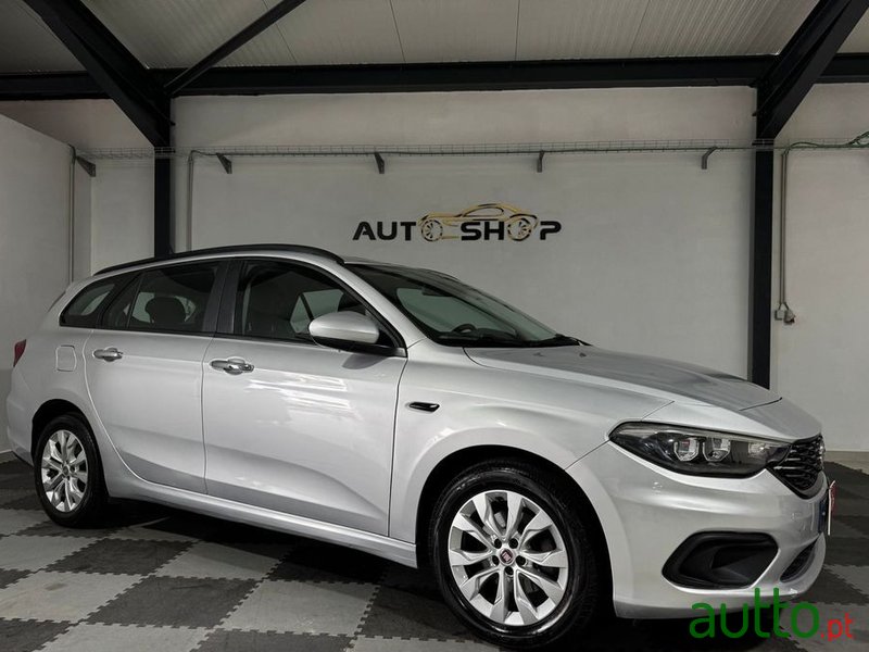 2016' Fiat Tipo Station Wagon photo #4