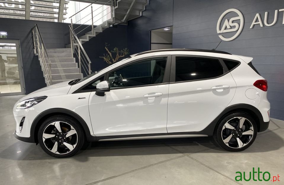 2021' Ford Fiesta photo #2