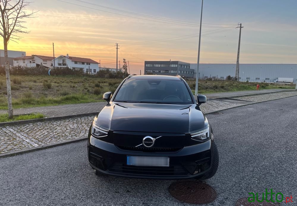 2023' Volvo Xc 40 Recharge Core photo #1