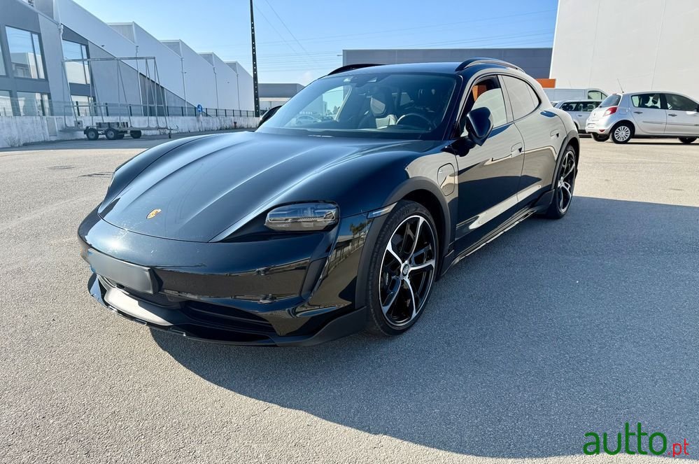 2023' Porsche Taycan Cross Turismo photo #1