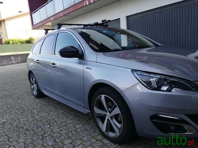 2017' Peugeot 308 Sw photo #2