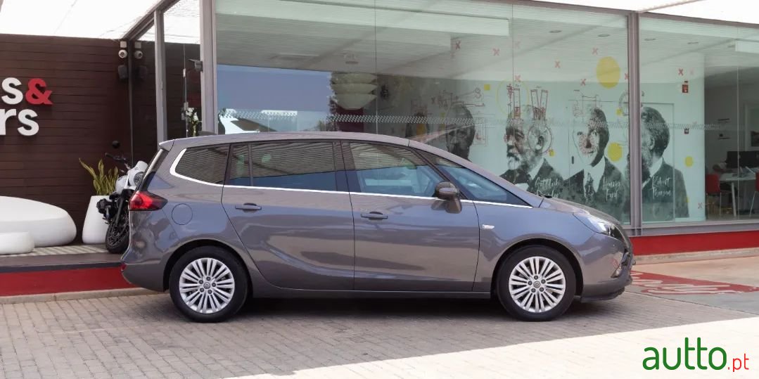 2016' Opel Zafira photo #5