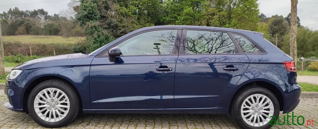 2017' Audi A3 Sportback photo #2