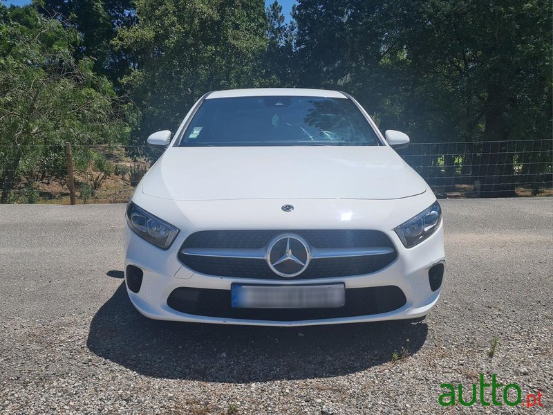 2019' Mercedes-Benz A-180 photo #2