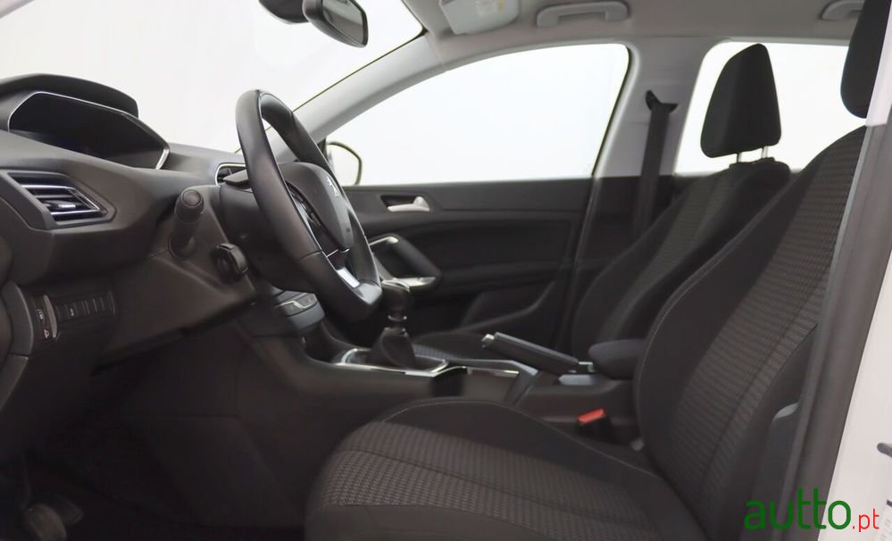 2020' Peugeot 308 photo #4