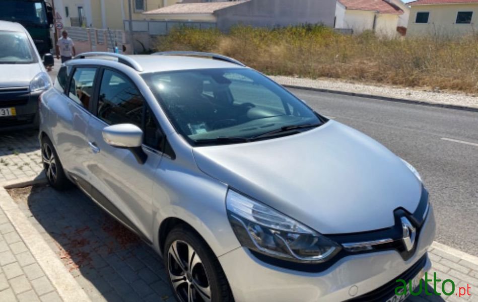 2015' Renault Clio photo #2