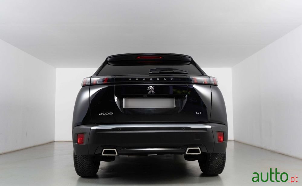 2023' Peugeot 2008 photo #3
