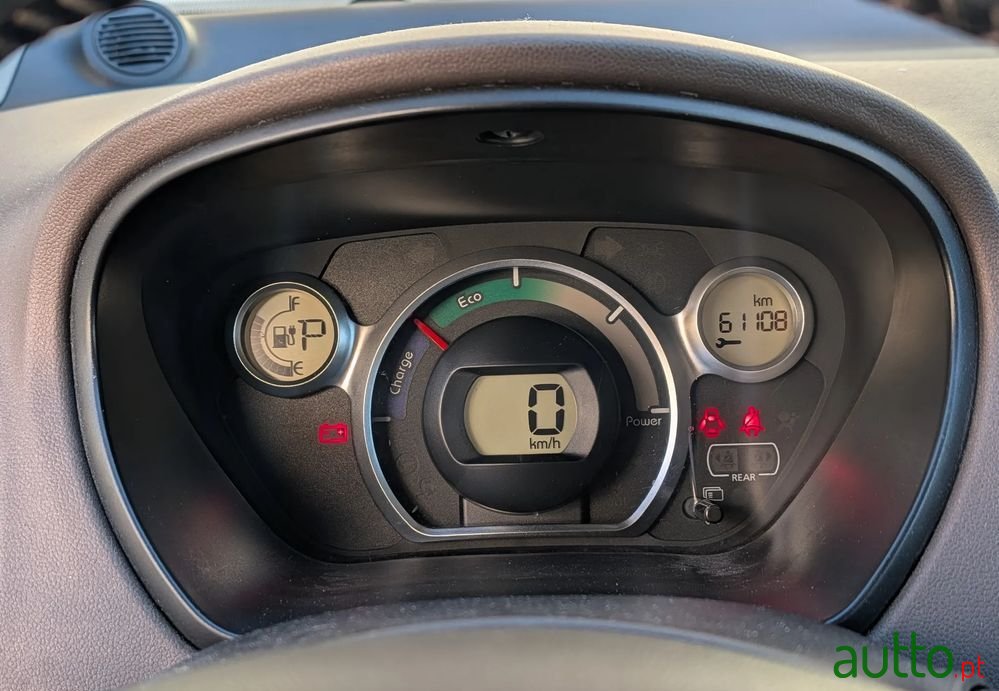 2015' Citroen C-Zero Seduction photo #2