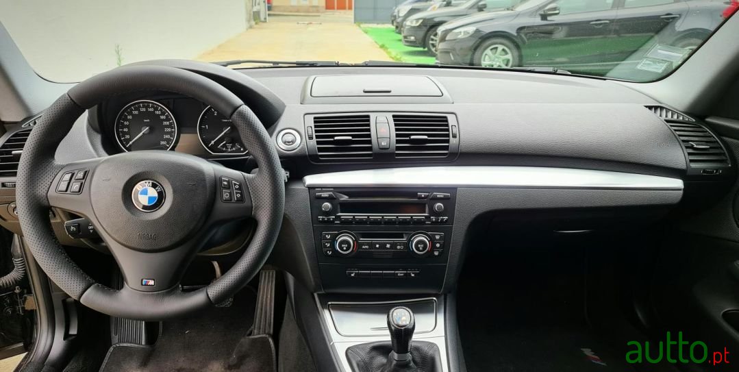 2009' BMW 120 photo #6