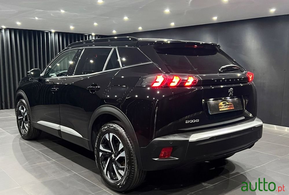 2021' Peugeot 2008 photo #6