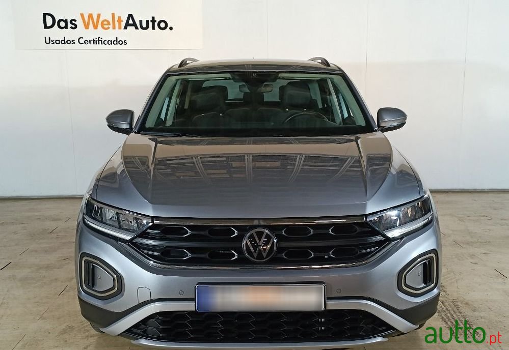 2024' Volkswagen T-Roc 1.0 Tsi Urban photo #2