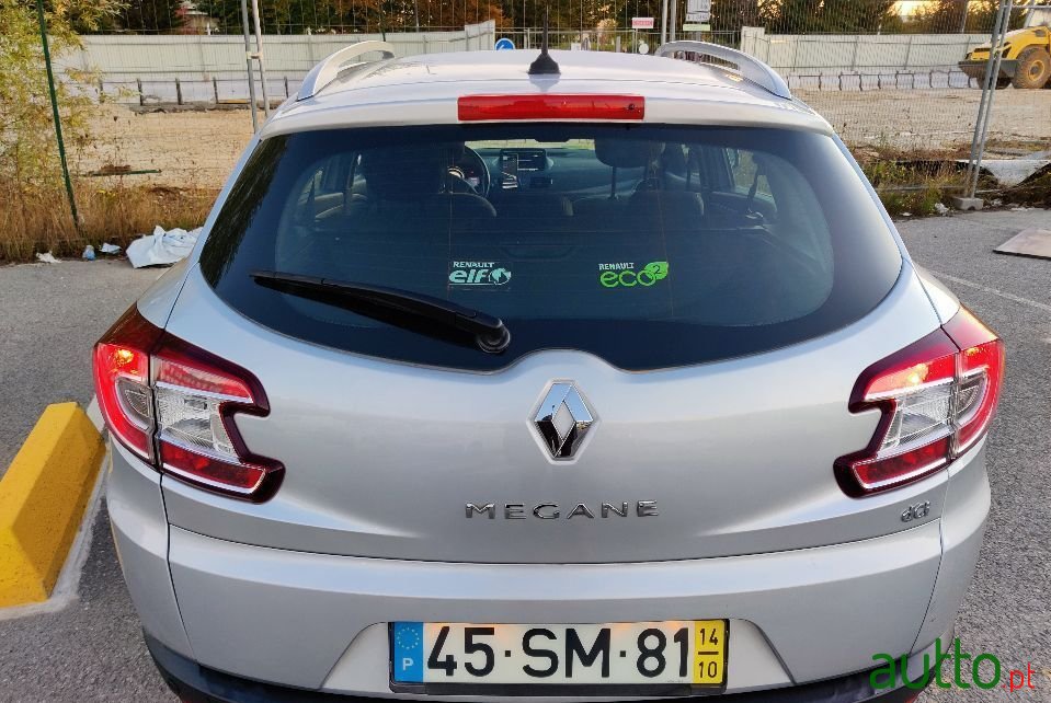 2014' Renault Megane Sport Tourer photo #3