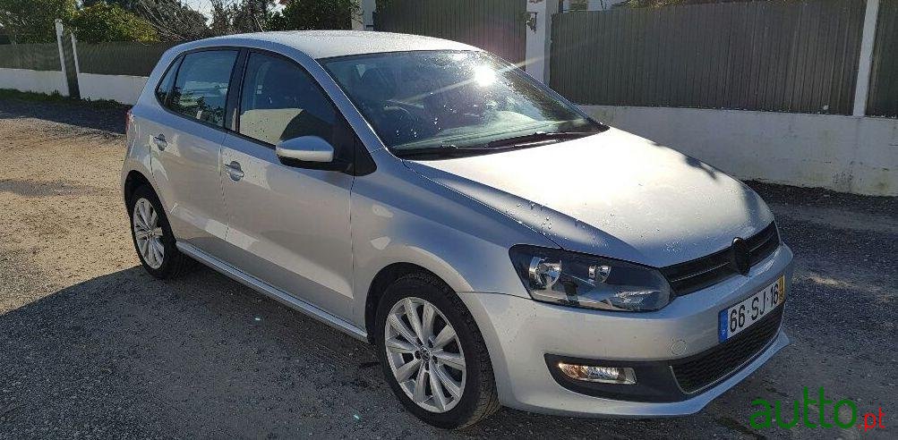 2011' Volkswagen Polo photo #1