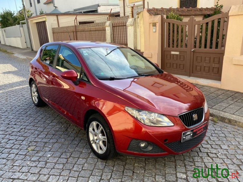 2010' SEAT Ibiza photo #1