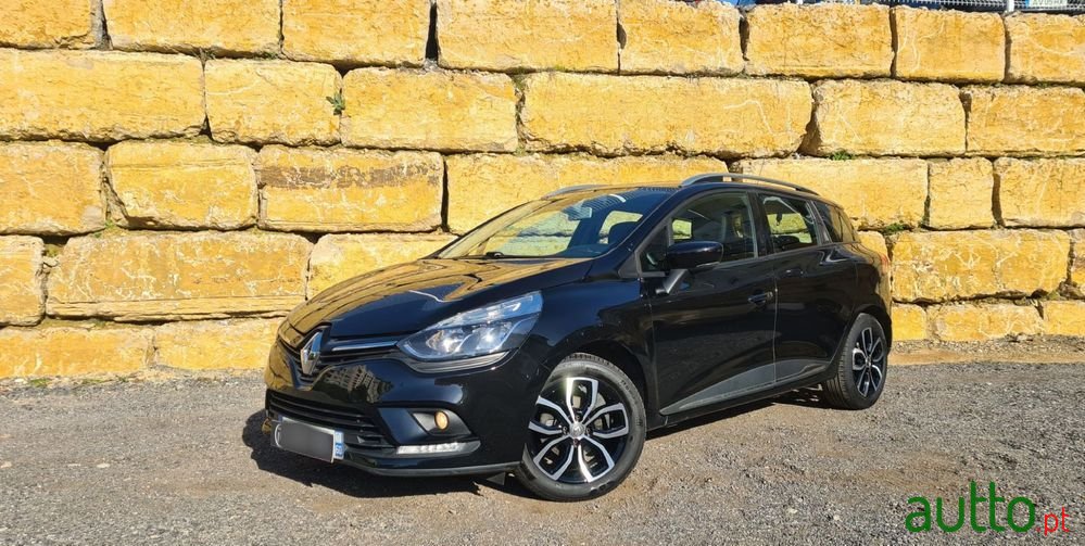 2018' Renault Clio Sport Tourer photo #1