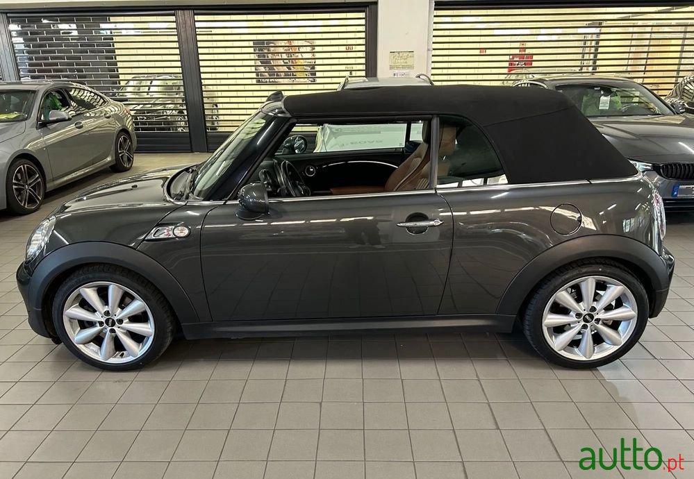 2013' MINI Cabrio Cooper S photo #1