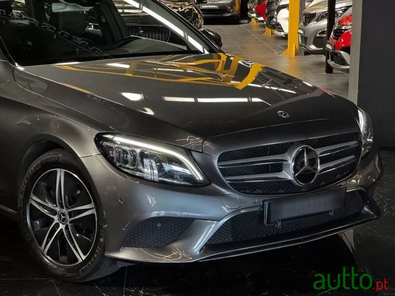 2020' Mercedes-Benz Classe C photo #2