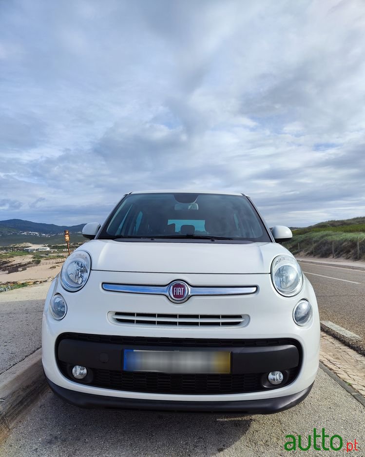 2016' Fiat 500L photo #2