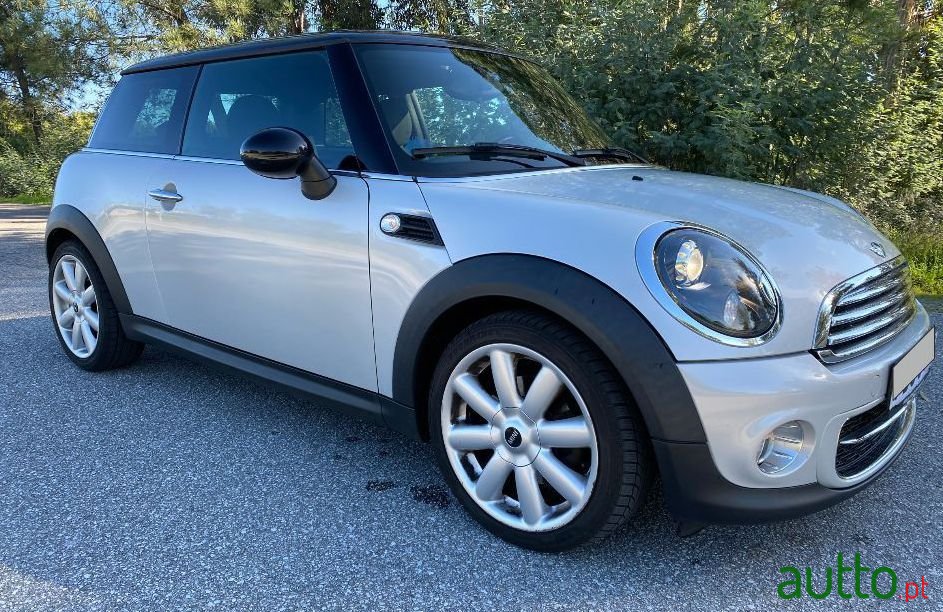 2012' MINI Cooper photo #2