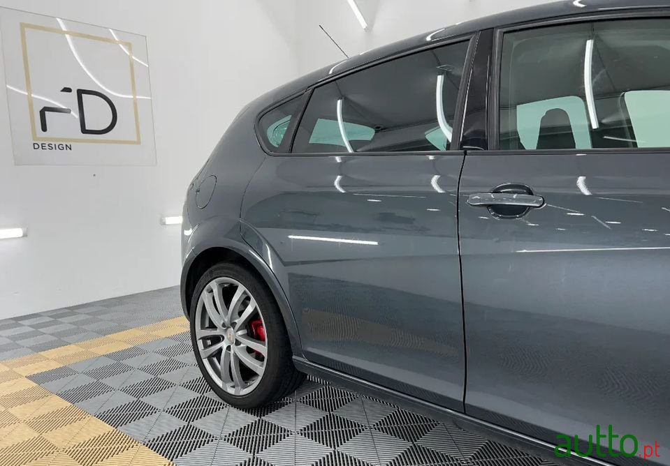 2007' SEAT Leon photo #4