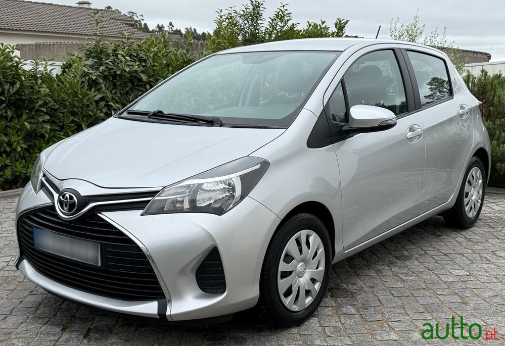 2017' Toyota Yaris photo #6