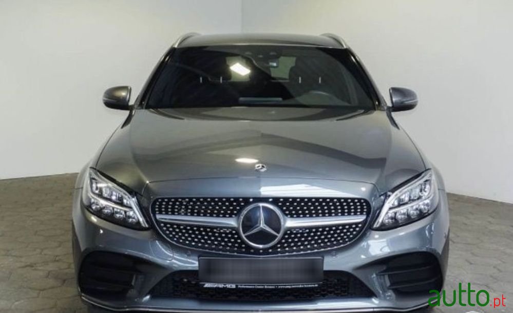 2019' Mercedes-Benz C 300 photo #2