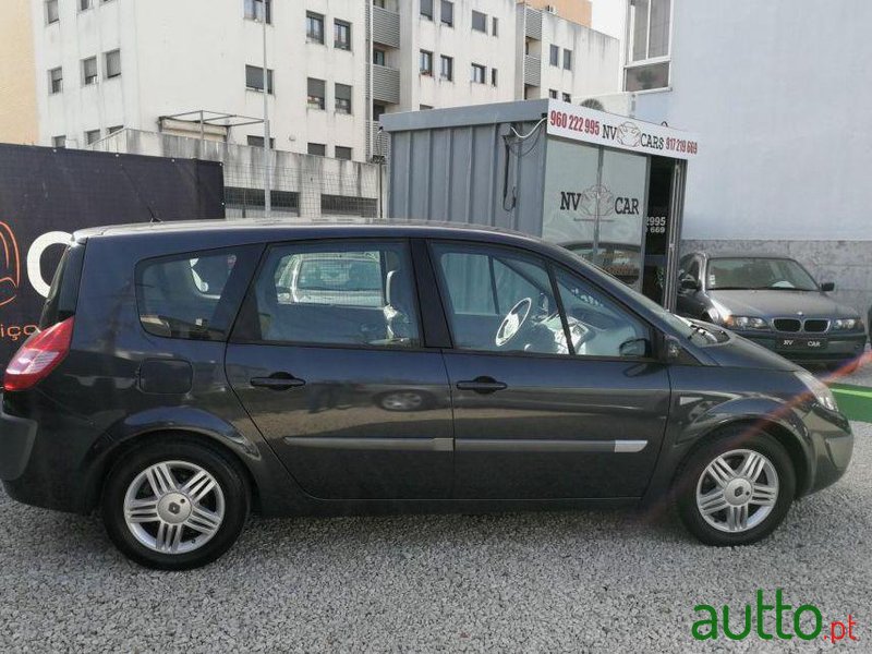 2006' Renault Grand Scenic photo #2