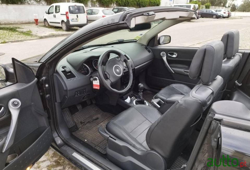 2006' Renault Megane photo #6
