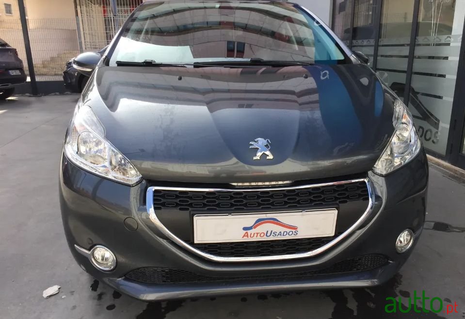 2015' Peugeot 208 photo #2