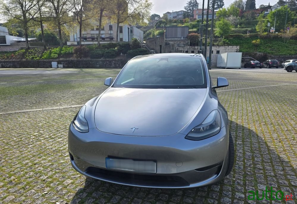 2023' Tesla Model Y photo #1