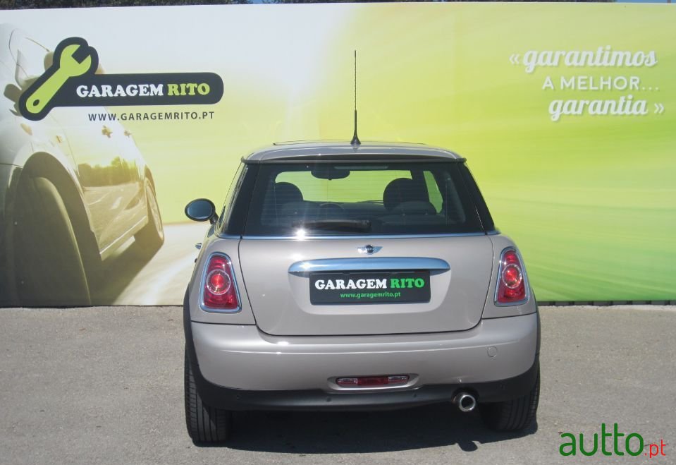 2013' MINI Cooper photo #4