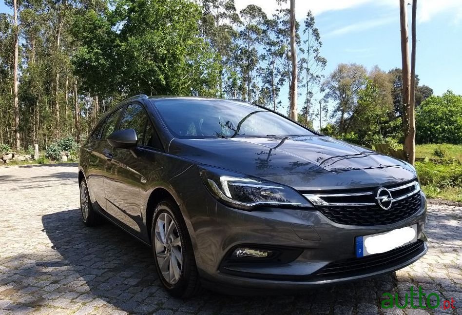 2019' Opel Astra Sports Tourer photo #3