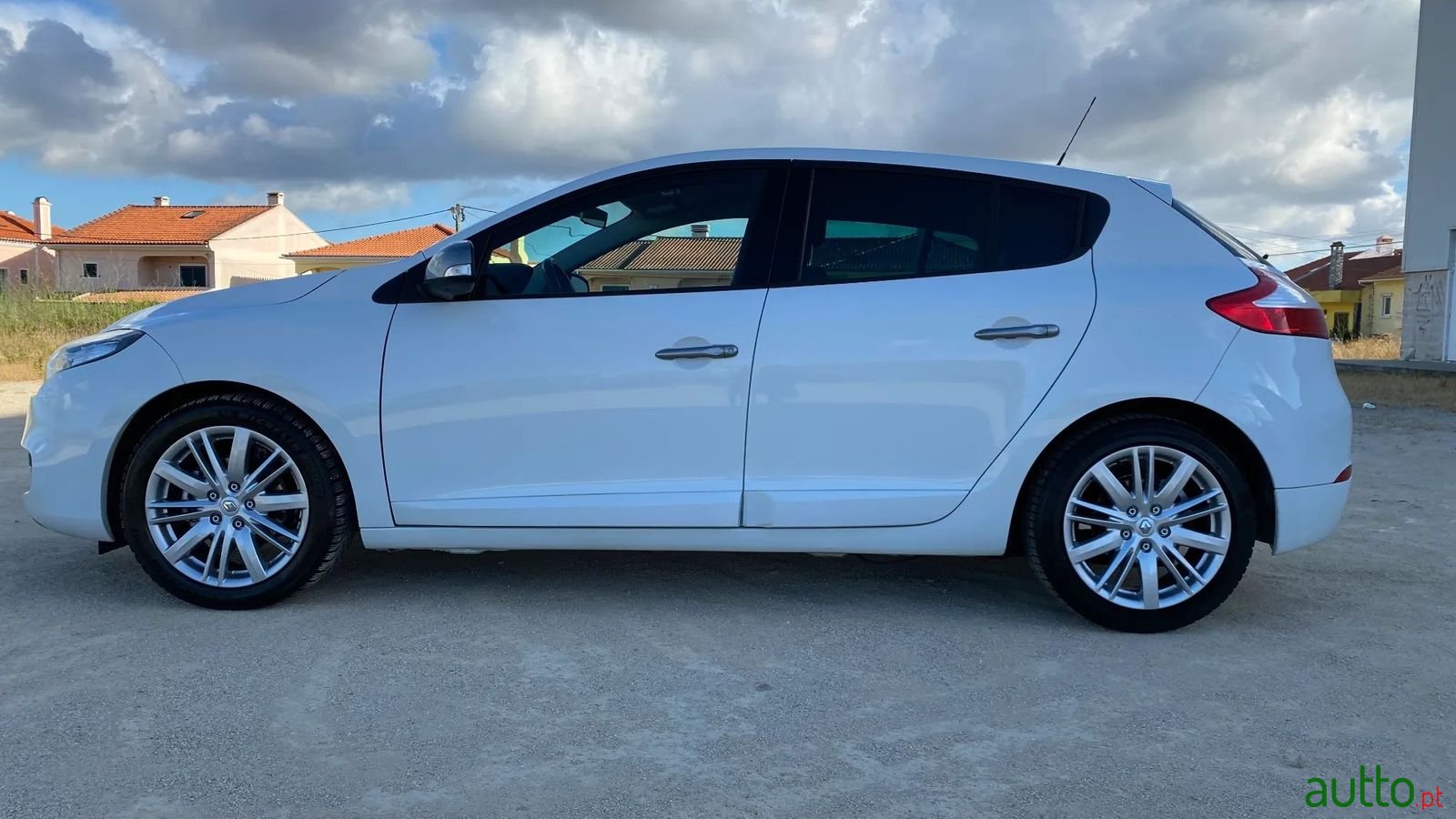 2013' Renault Megane photo #6