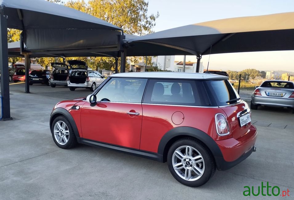 2011' MINI Cooper photo #4