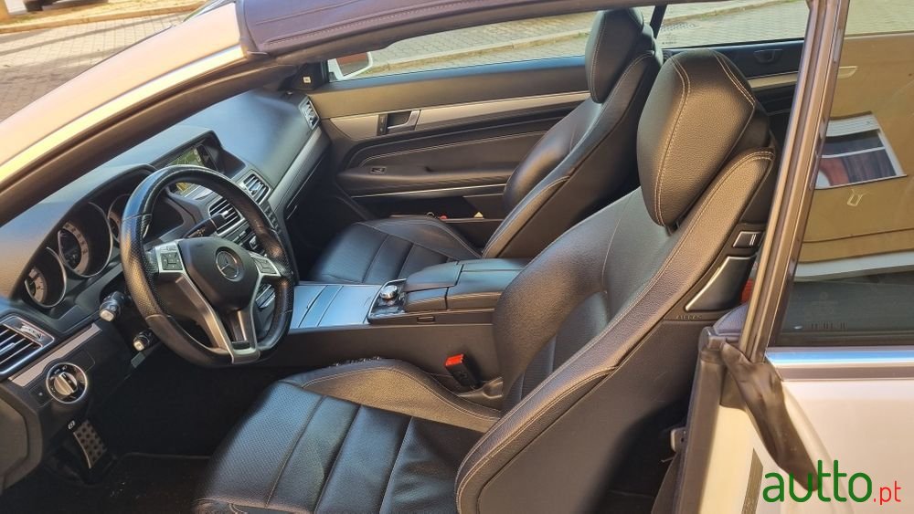 2013' Mercedes-Benz E 250 photo #2