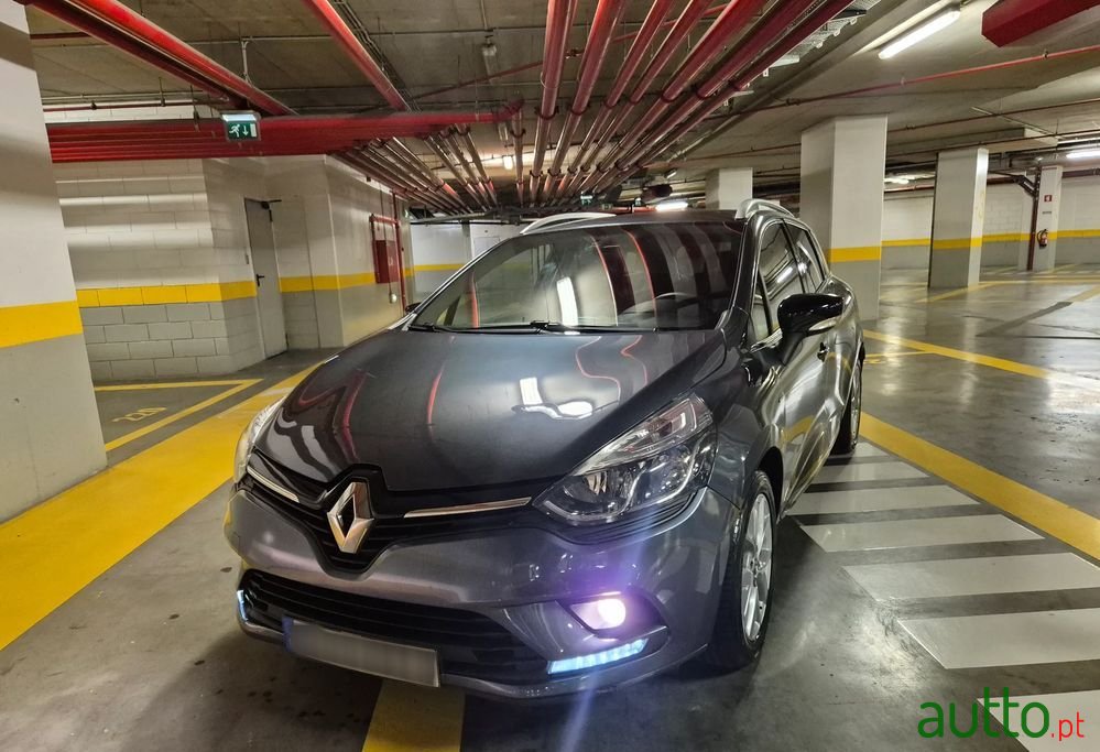 2018' Renault Clio Sport Tourer photo #2