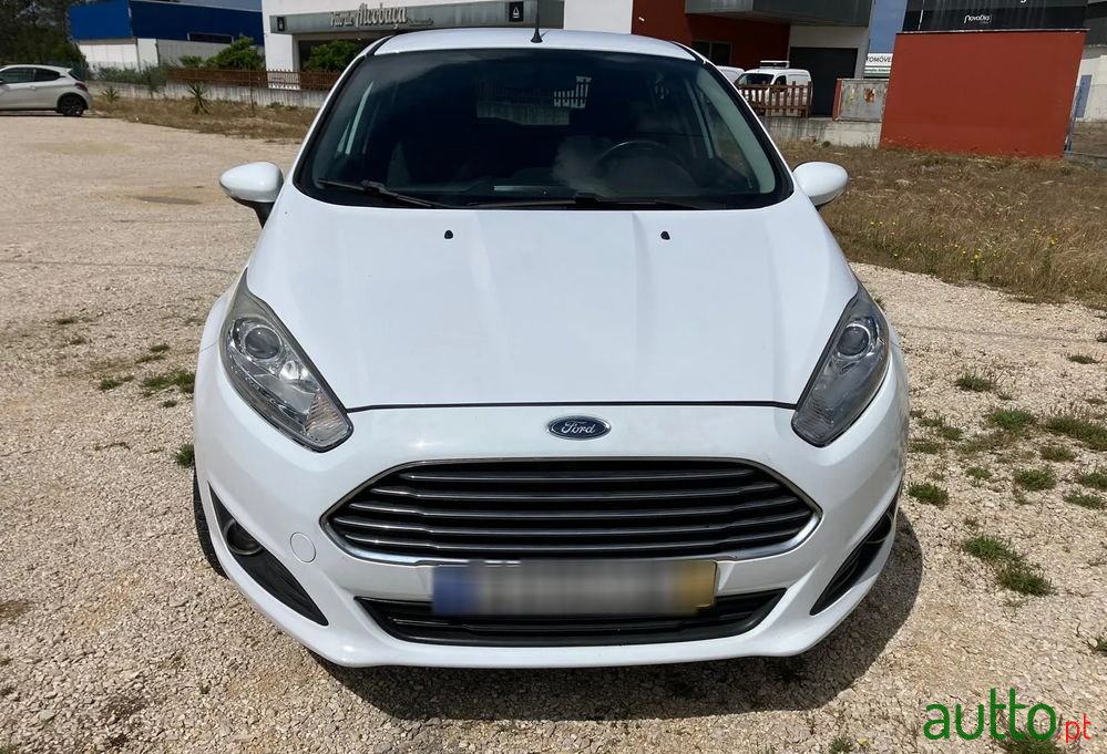 2015' Ford Fiesta photo #1