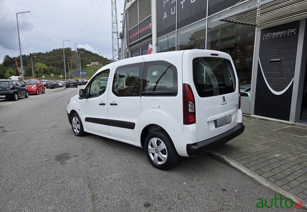 2014' Peugeot Partner photo #5