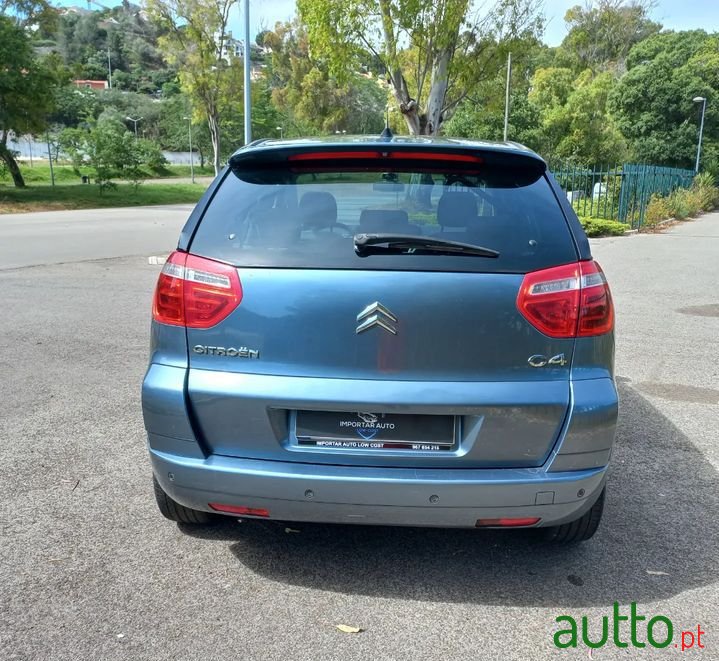 2008' Citroen C4 Picasso photo #5