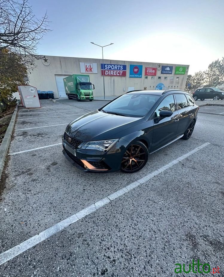2020' SEAT Leon St photo #1