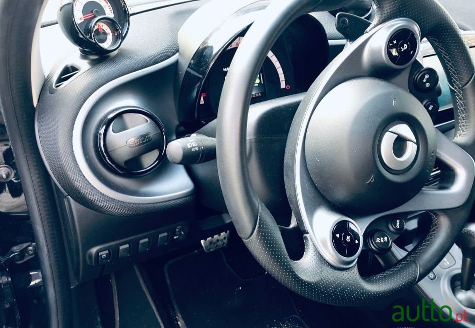 2019' Smart Forfour photo #1