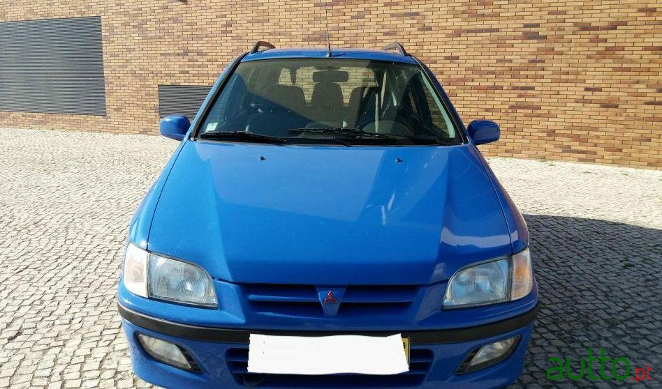 1999' Mitsubishi Space Star photo #2
