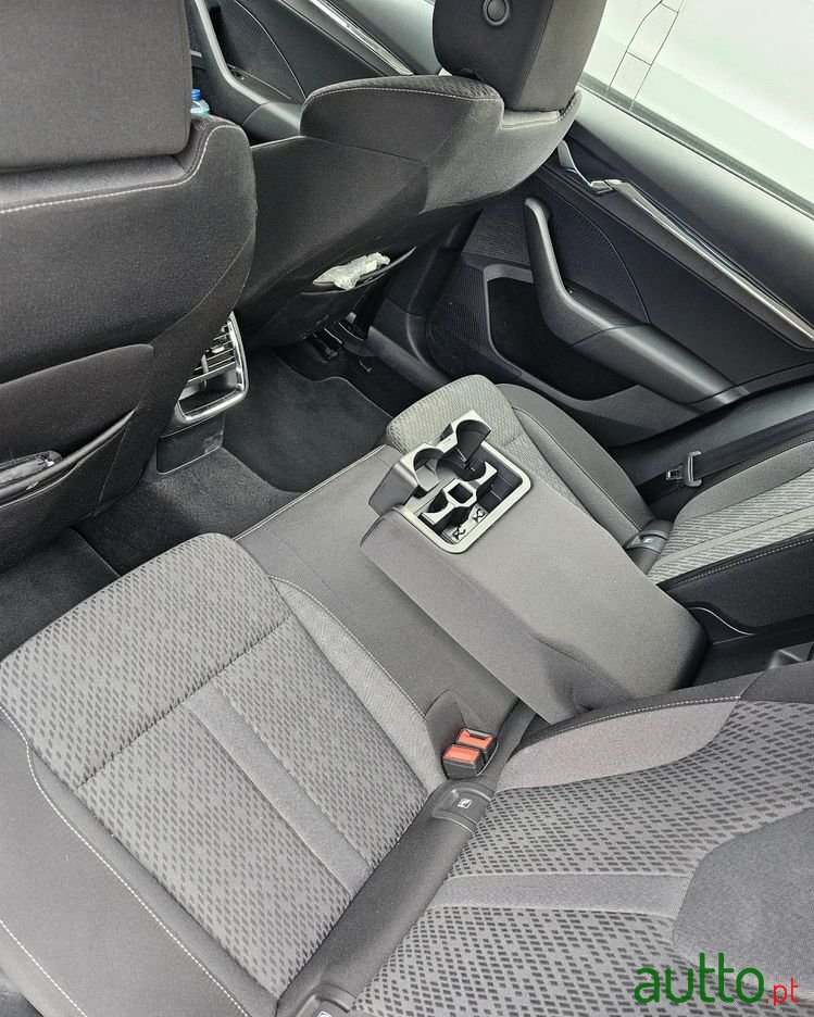 2021' Skoda Octavia Break photo #6