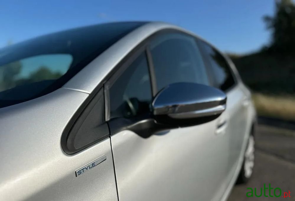 2018' Peugeot 208 photo #3