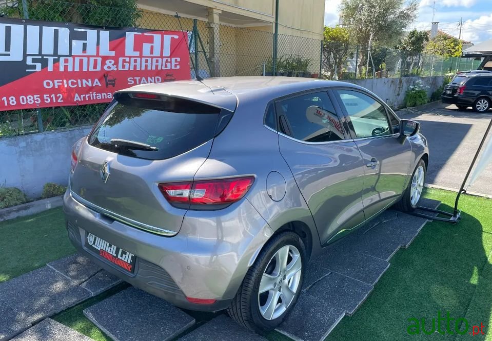 2014' Renault Clio photo #4