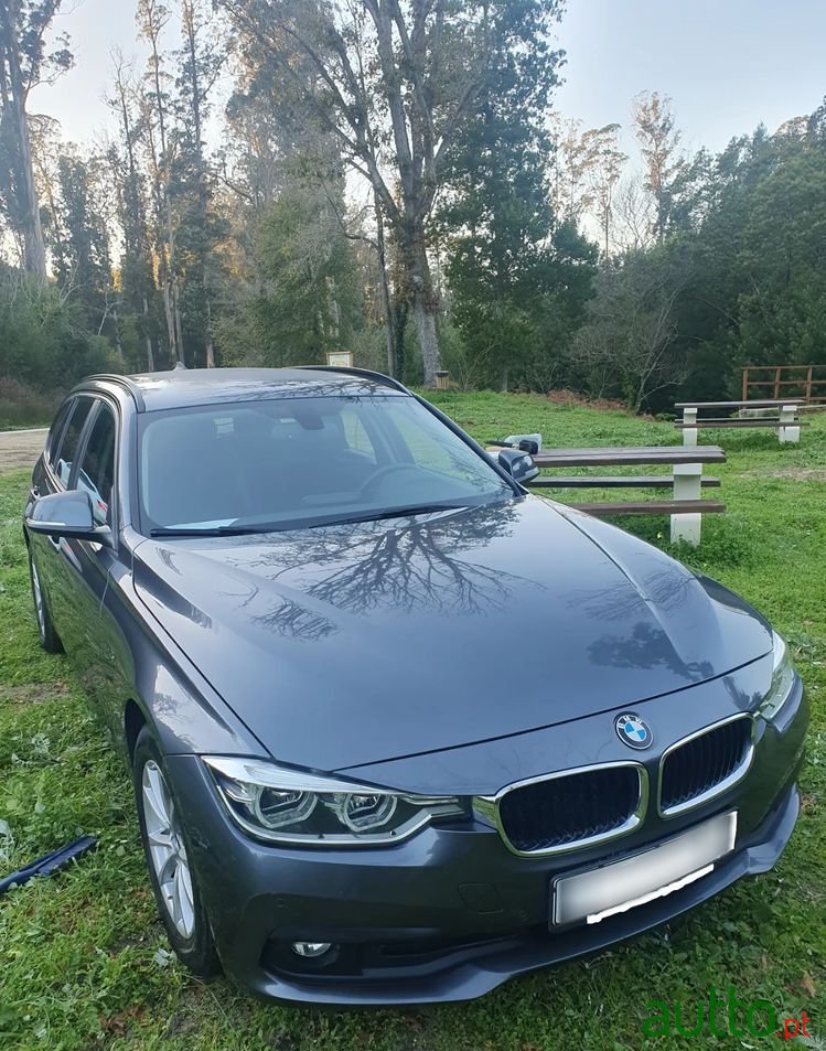 2018' BMW 318 Gran Turismo photo #2