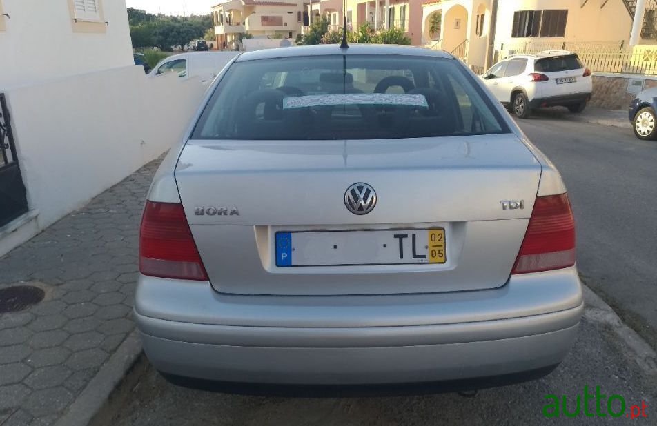 2002' Volkswagen Bora photo #4